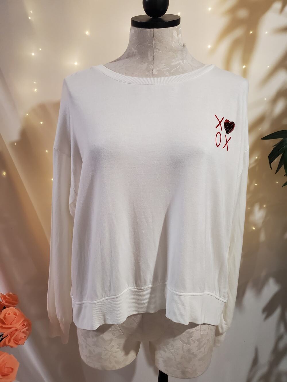 Brit.ny XOXO Sequin Heart Oversized Crop Sweatshirt Womens Size M Valentines